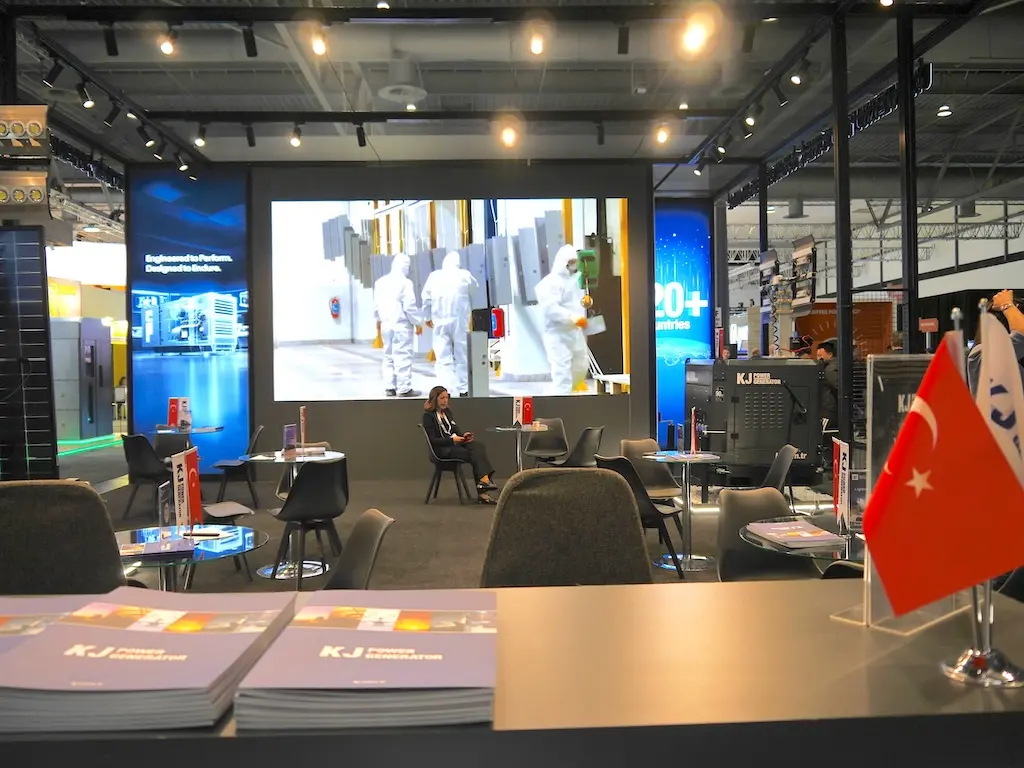 Besucher strömen am ersten Tag zur Hannover Messe 2026 in Hannover