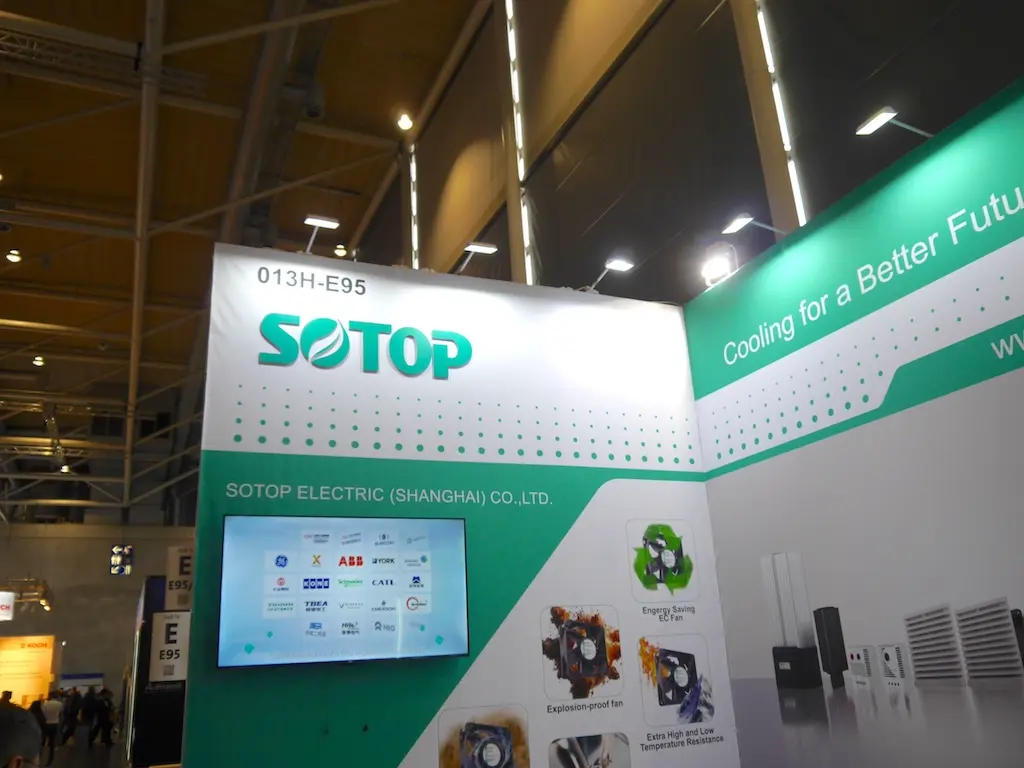 Moderne nachhaltige Fabrik