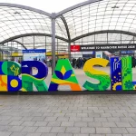 Blick in eine gut besuchte Messehalle in Hannover