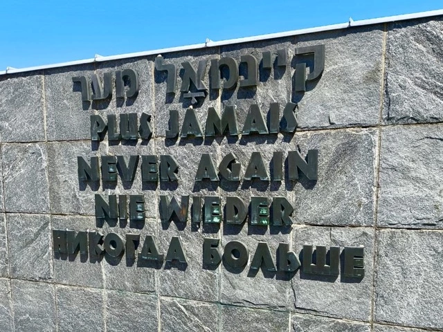 Historische Aufnahme von Häftlingen im Lager Dachau