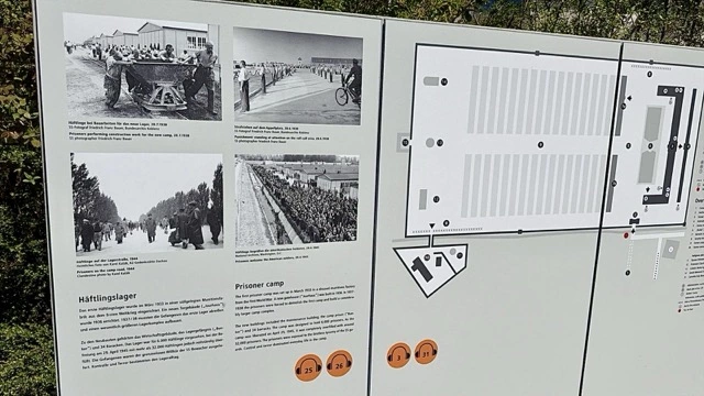 Verlassene Barackenreste im ehemaligen KZ Dachau
