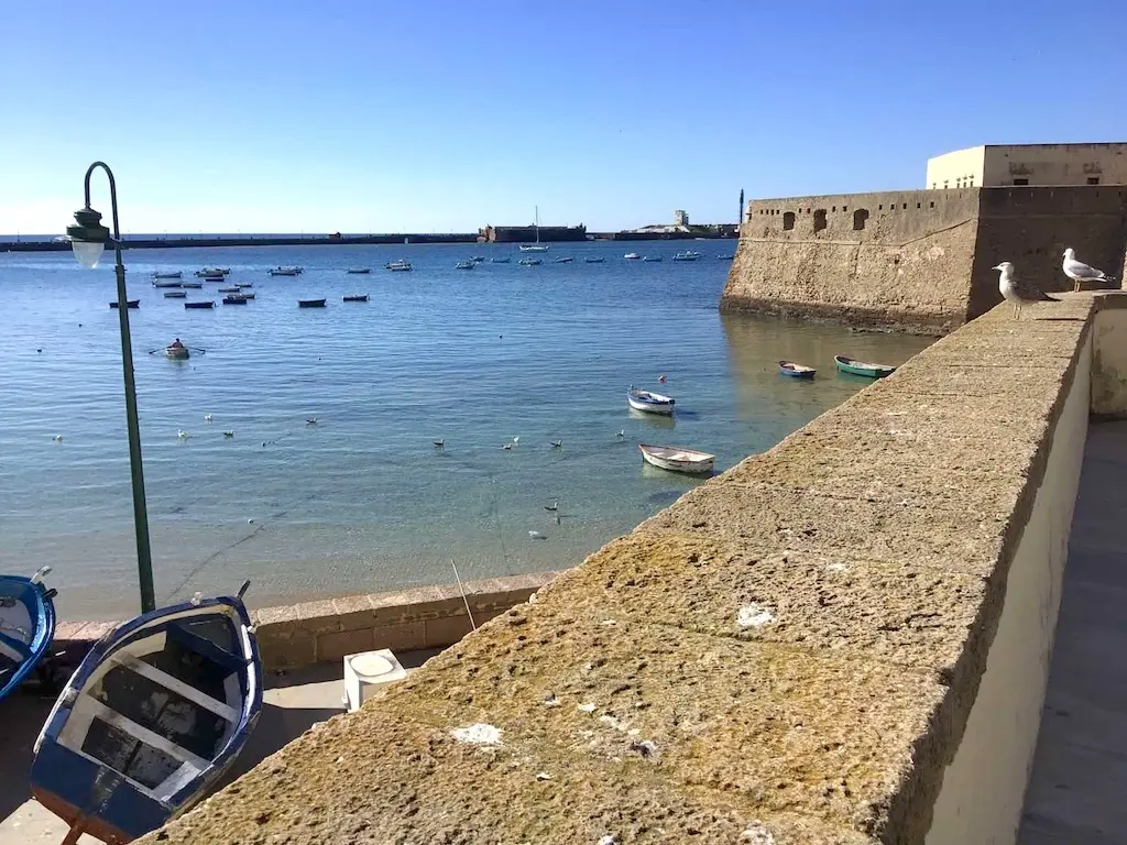 Historische Militärmunition in Cádiz